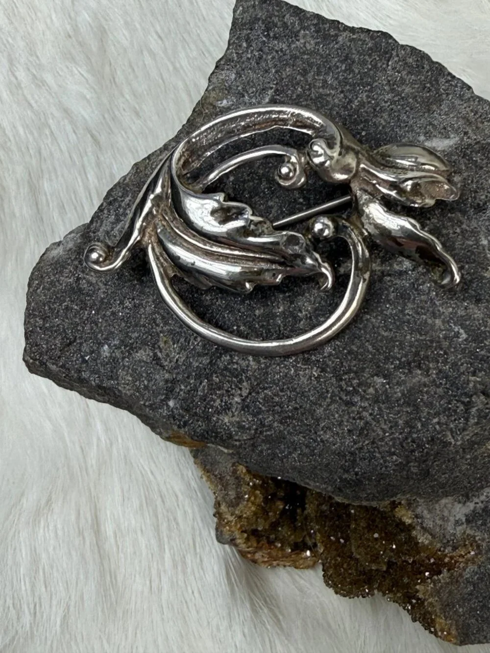 Vintage Sterling Silver Art Nouveau Floral Leaf Openwork Brooch 1.25